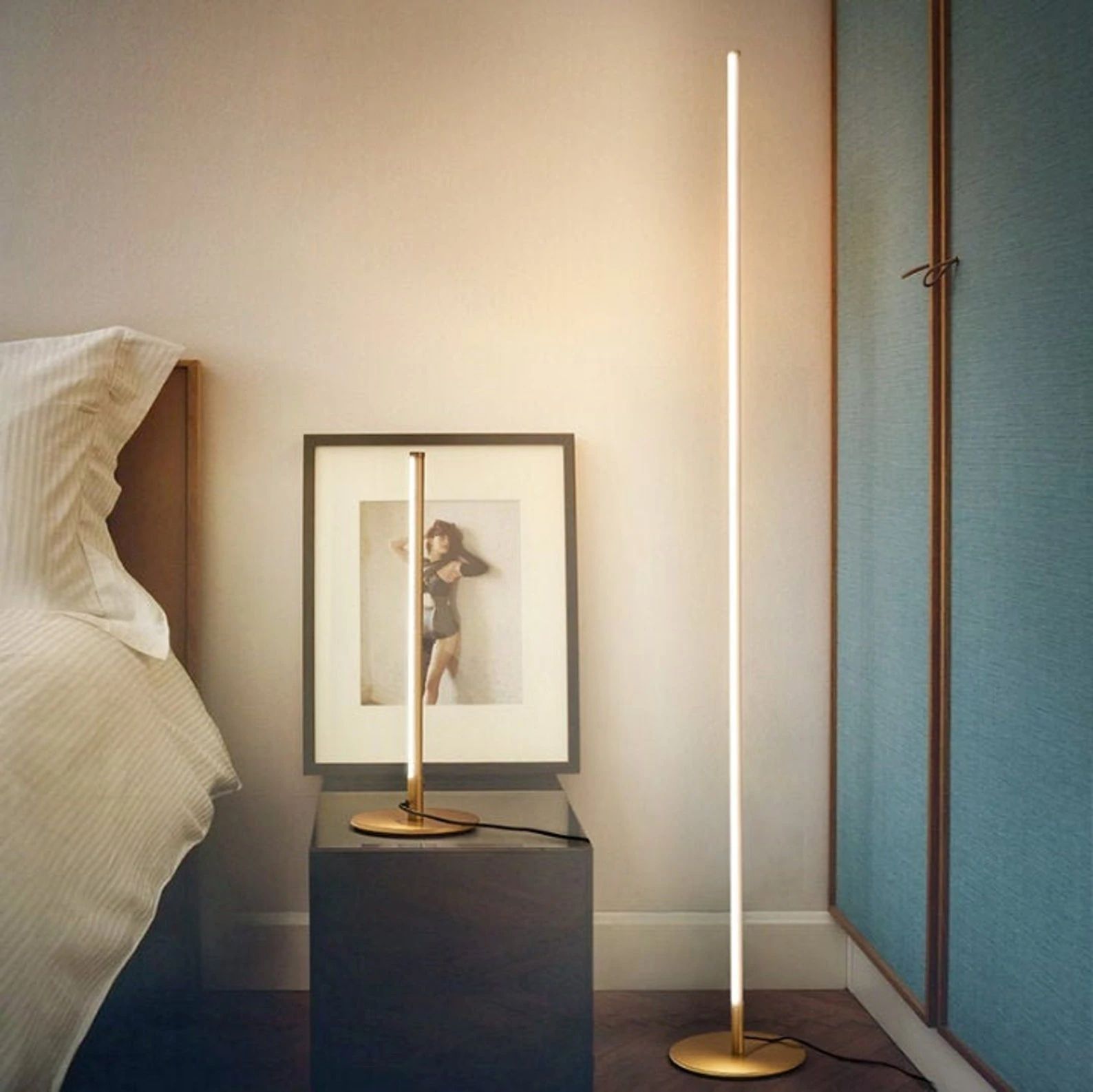 Modern minimalist LED floor lamp